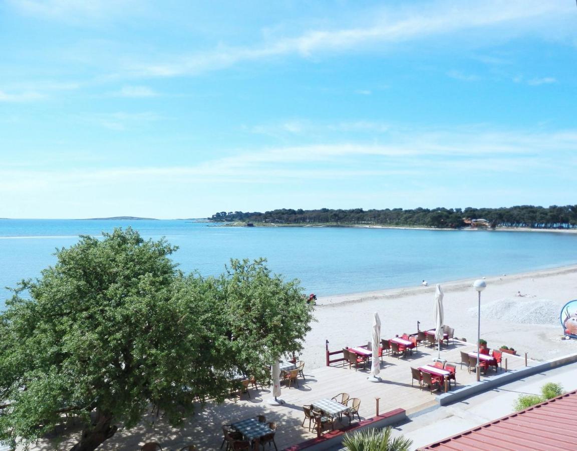 Apartments Real - 10 M From Sea Μεντουλίν Εξωτερικό φωτογραφία
